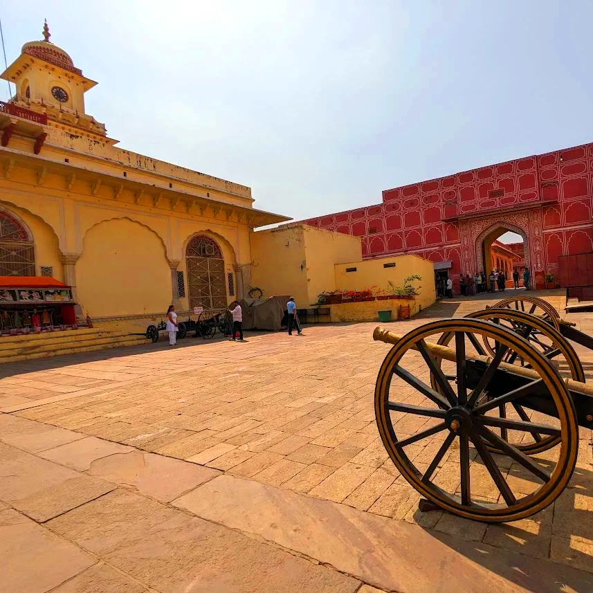 City Palace is a sprawling complex of palaces, gardens, and courtyards. It is the former residence of the Maharaja of Jaipur (1)