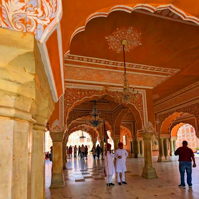 City Palace is a sprawling complex of palaces, gardens, and courtyards. It is the former residence of the Maharaja of Jaipur india gards (1)