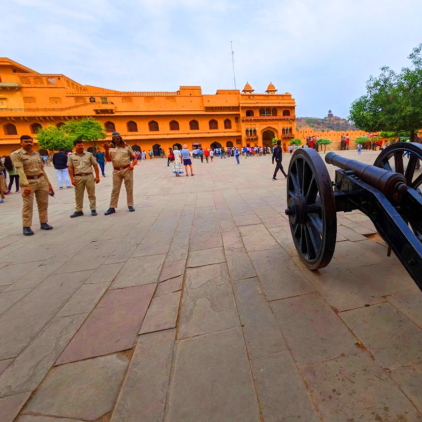 The Amber Fort is a magnificent palace complex located on a hilltop overlooking the city. It is one of the most popular tourist attractions in Jaipur India, gate gards